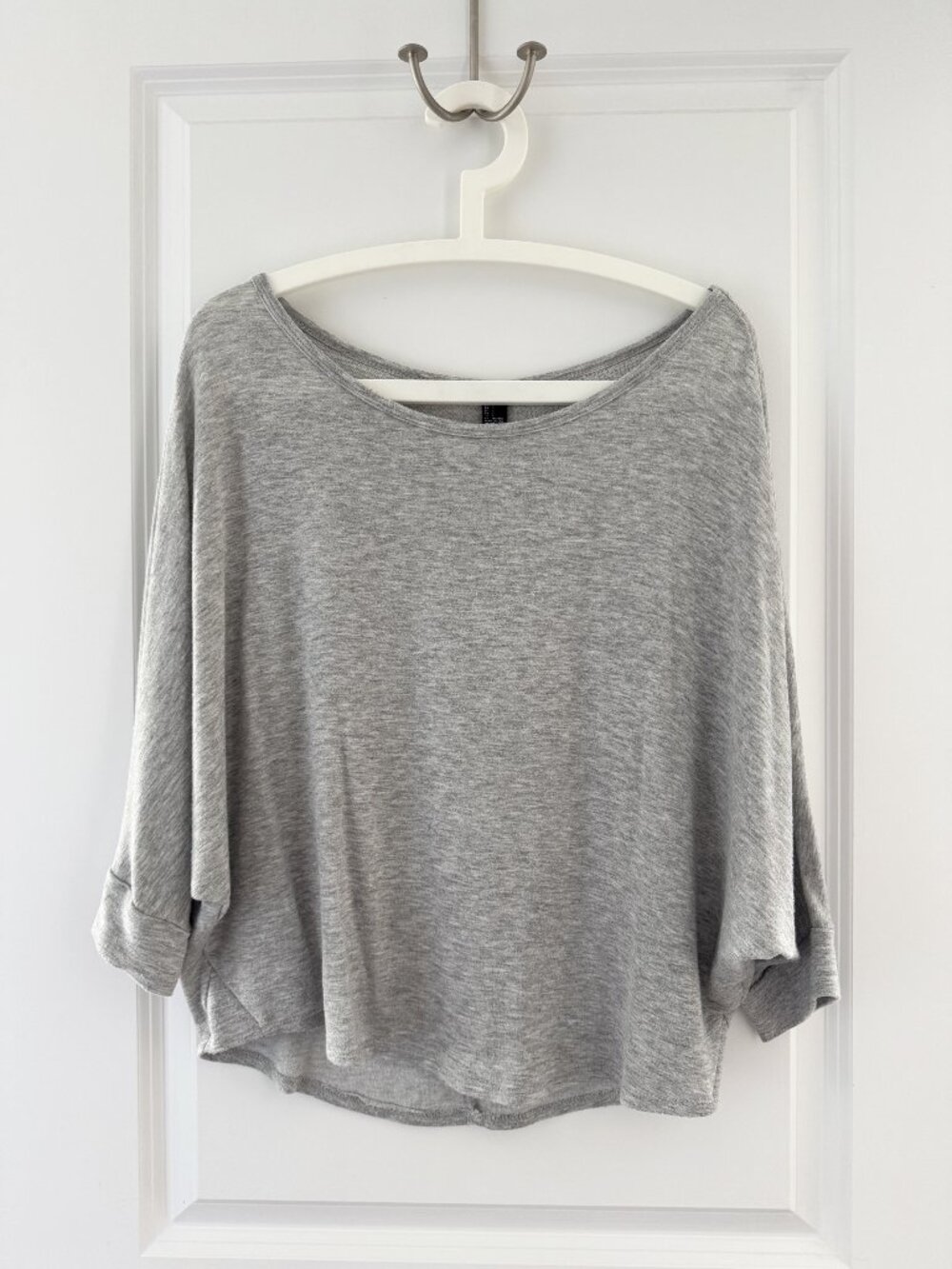 FOREVER 21 Oversized Batwing Top – Gray – Size S